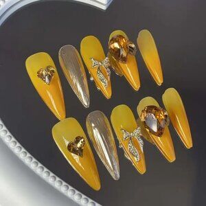 Handcrafted Press-on Nail Set